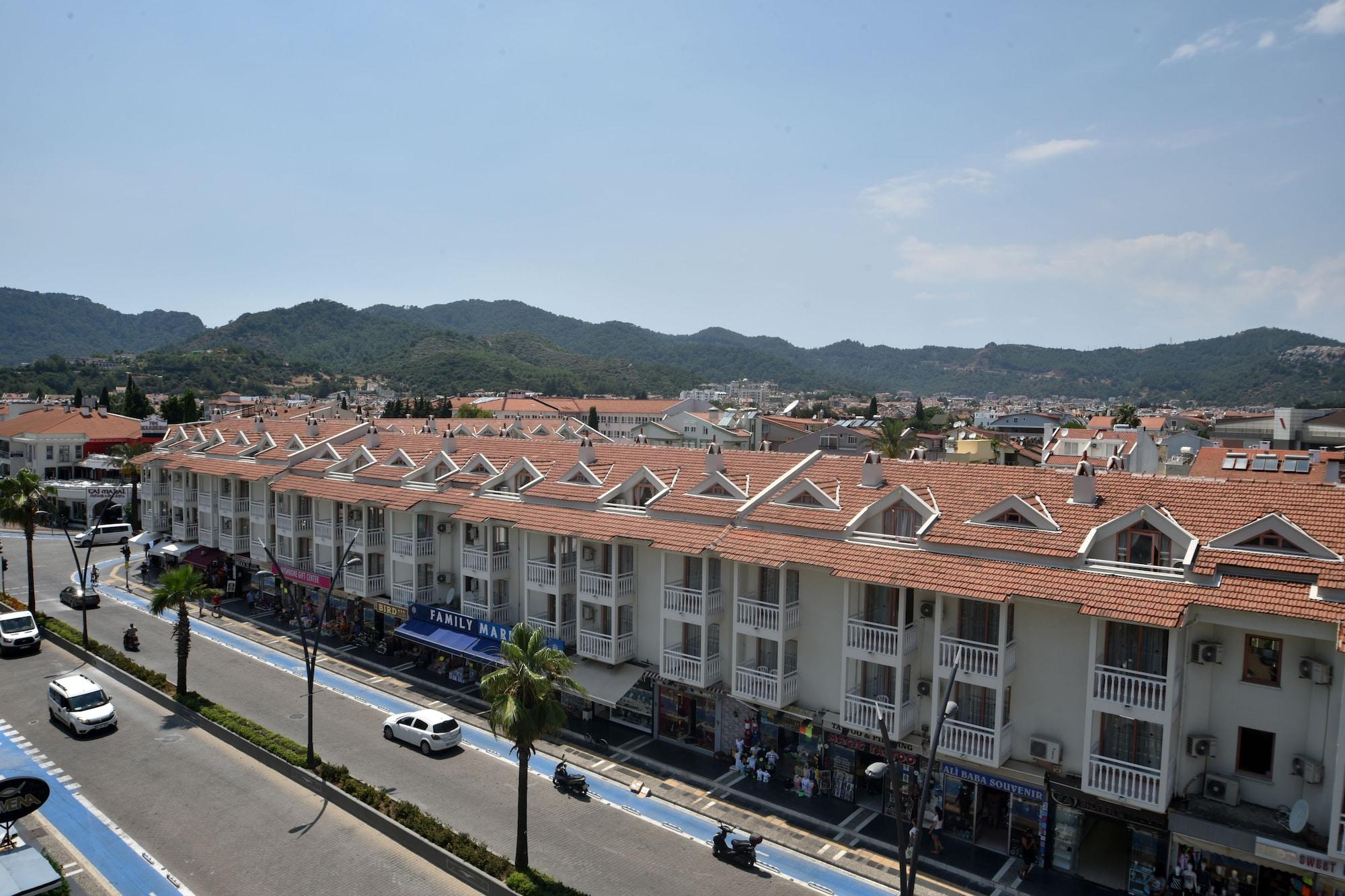 Almena City マルマリス エクステリア 写真